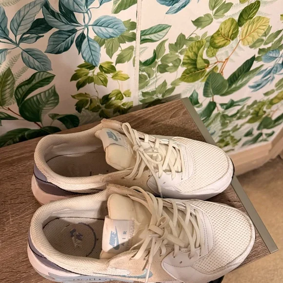 Nike Air Max Sneakers (10.5) - Picture 6 of 8